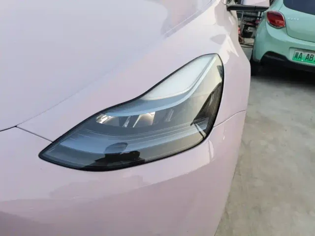Tesla Model Y — Фото автомобиля 23