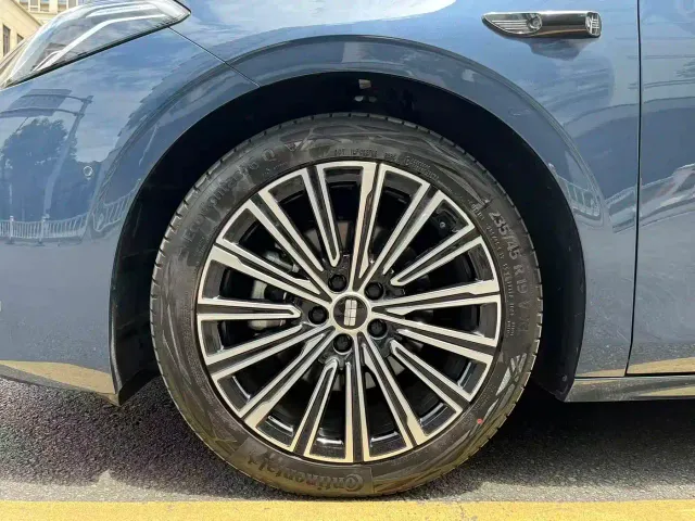Geely Galaxy Galaxy A7 2025 EM-i — Фото автомобиля 18
