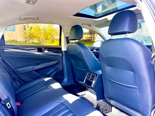 Volkswagen Passat — Фото автомобиля 11