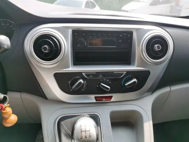 JAC Refine M3 — Фото автомобиля 8