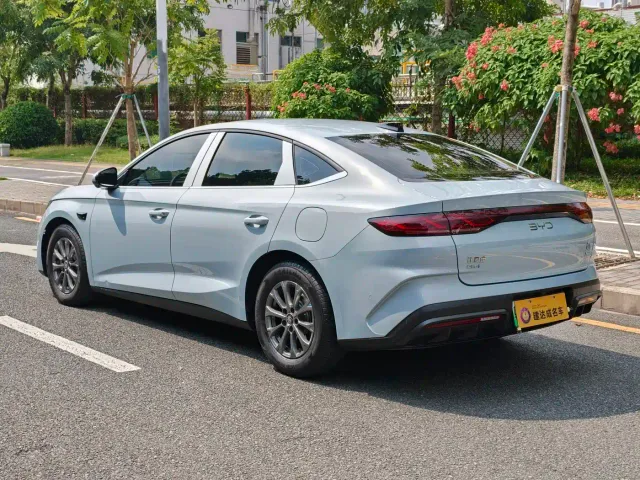 BYD Qin L — Фото автомобиля 6