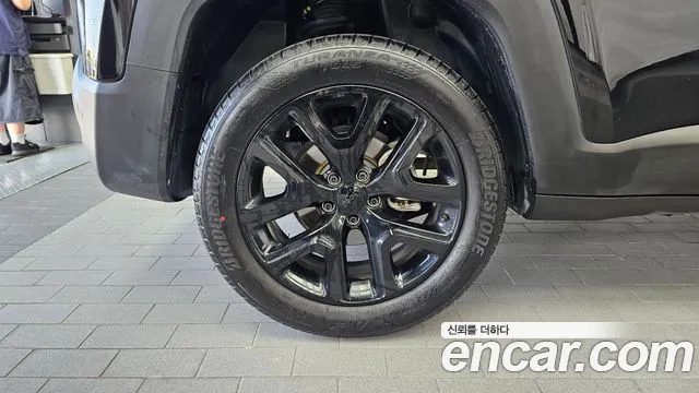 Jeep Renegade — Фото автомобиля 5