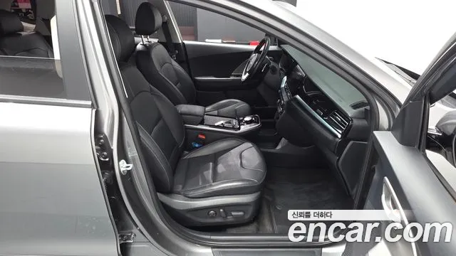 Kia Niro — Фото автомобиля 26