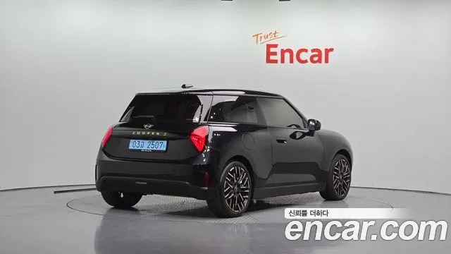 MINI Cooper — Фото автомобиля 2