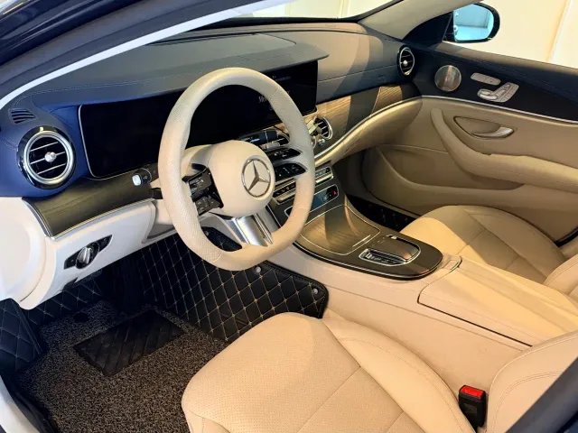 Mercedes-Benz E-Class — Фото автомобиля 3