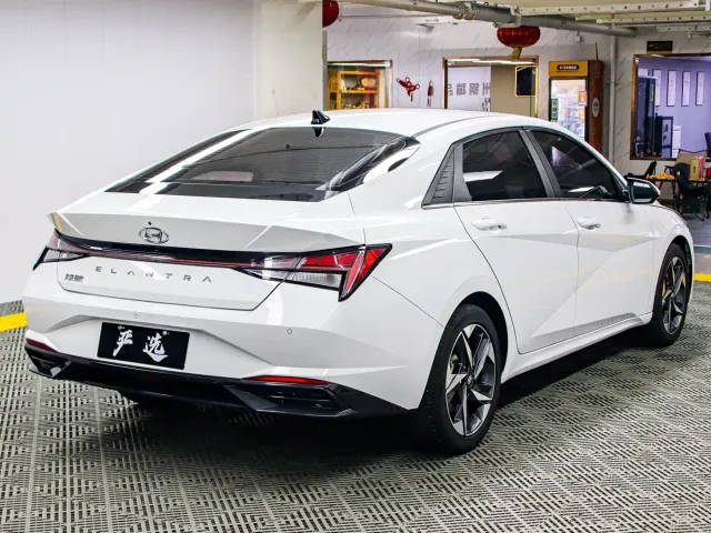 Hyundai Elantra — Фото автомобиля 21