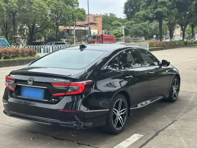 Honda Accord — Фото автомобиля 12