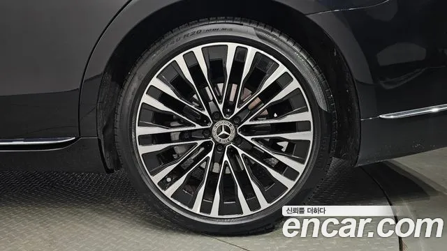 Mercedes-Benz S-Class — Фото автомобиля 14