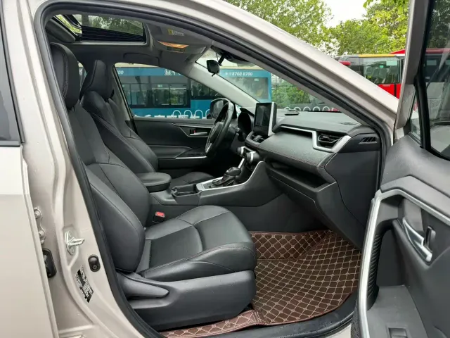 Toyota Wildlander — Фото автомобиля 9