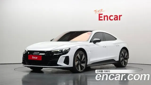 Фотография автомобиля — Audi e-tron GT