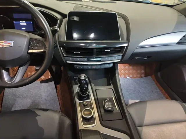Cadillac CT5 — Фото автомобиля 12