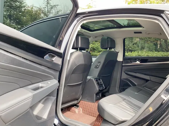 Volkswagen Passat — Фото автомобиля 15