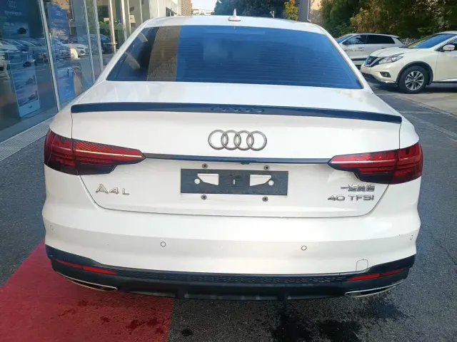 Audi A4L — Фото автомобиля 3