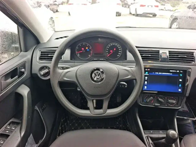Volkswagen Santana — Фото автомобиля 10