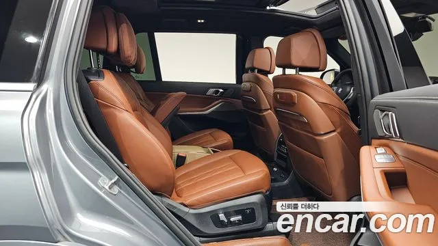 BMW X7 — Фото автомобиля 10