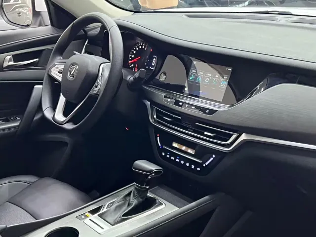 Changan CS35 Plus — Фото автомобиля 18