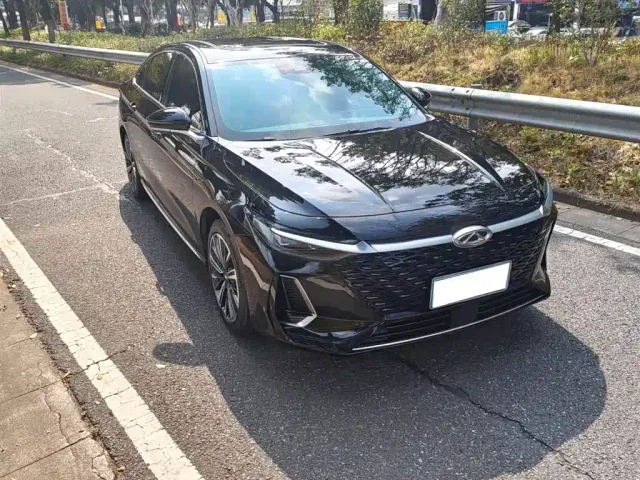 Chery Arrizo 8 — Фото автомобиля 3