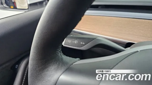 Tesla Model Y — Фото автомобиля 19