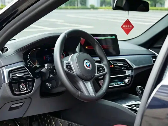 BMW 5 Series — Фото автомобиля 4