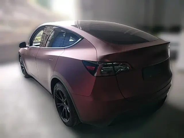 Tesla Model Y — Фото автомобиля 6