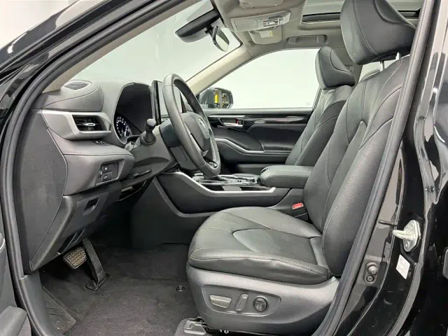 Toyota Highlander — Фото автомобиля 17