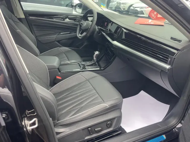Volkswagen Passat — Фото автомобиля 13