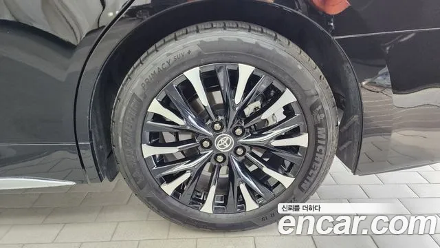 Toyota Alphard — Фото автомобиля 22