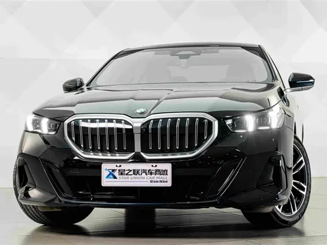 BMW 5 Series — Фото автомобиля 3
