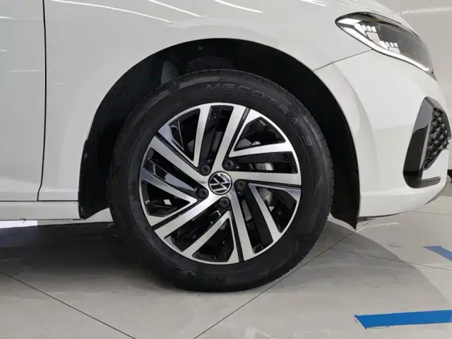 Volkswagen Lavida 2024 Model 300TSI DSG Starlight Full Comfort Edition — Фото автомобиля 6