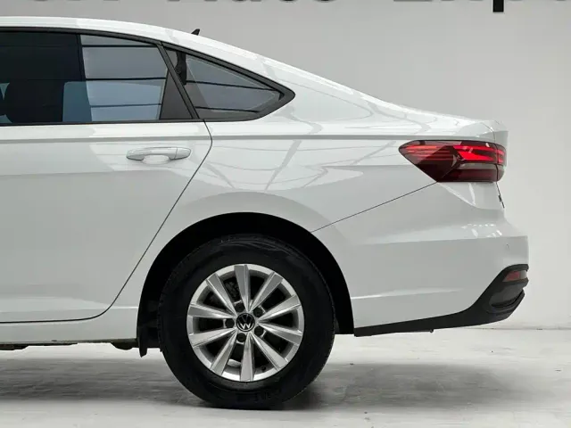 Volkswagen Lavida — Фото автомобиля 12