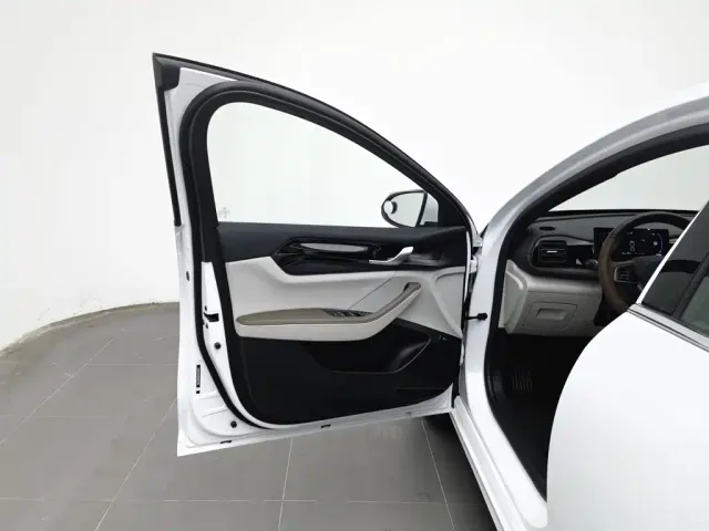 BYD Qin PLUS — Фото автомобиля 8
