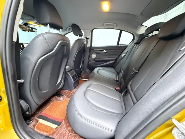 BMW 1 Series — Фото автомобиля 12