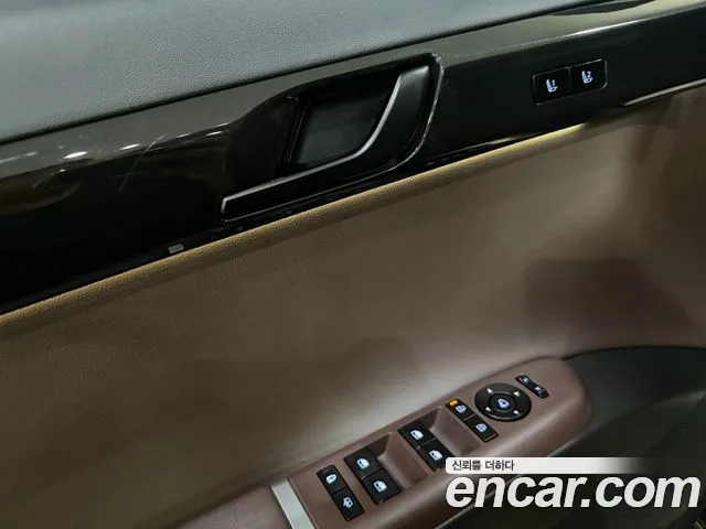 Hyundai Grandeur Grandeur (GN7) 2.5 Бензин 2WD — Фото автомобиля 17