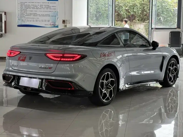 Hozon Neta GT — Фото автомобиля 11