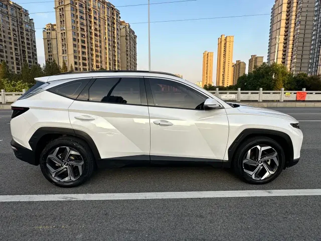 Hyundai Tucson — Фото автомобиля 12