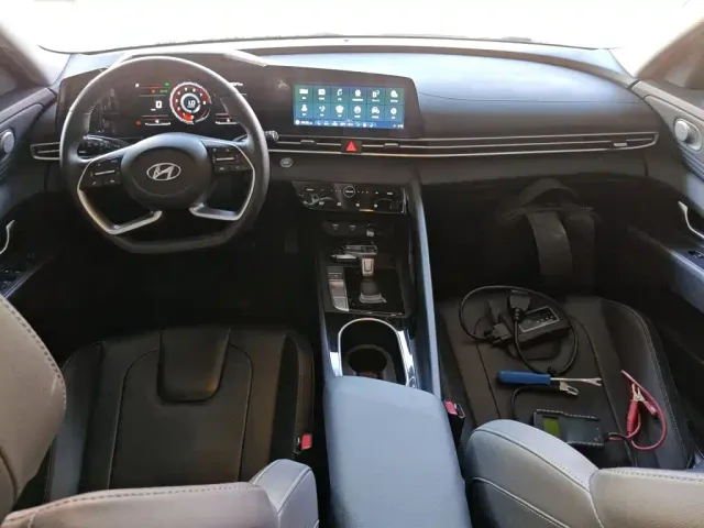 Hyundai Elantra — Фото автомобиля 9