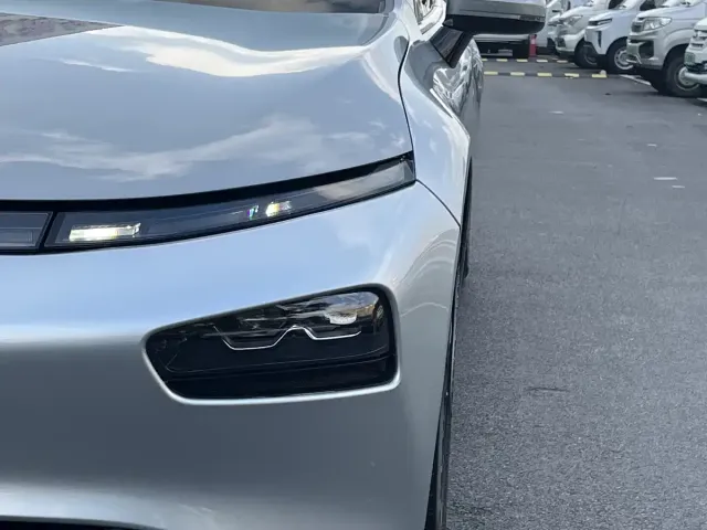 Xpeng P7 — Фото автомобиля 3