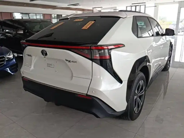 Toyota FAW Toyota bZ4X — Фото автомобиля 6