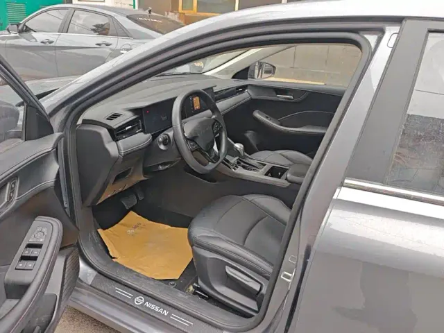Roewe i5 — Фото автомобиля 9