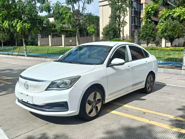 Фотография автомобиля — Dongfeng Fengshen E70