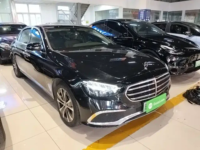 Mercedes-Benz E-Class — Фото автомобиля 3