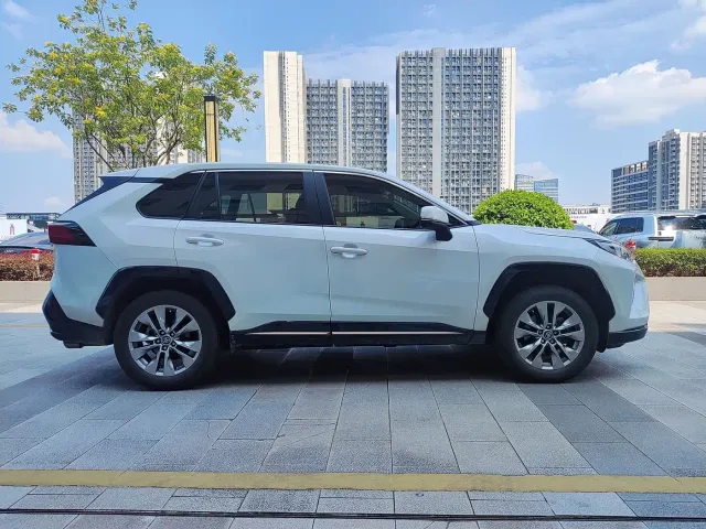 Toyota Wildlander — Фото автомобиля 3
