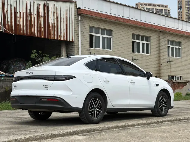 BYD Seal 05 DM-i — Фото автомобиля 6