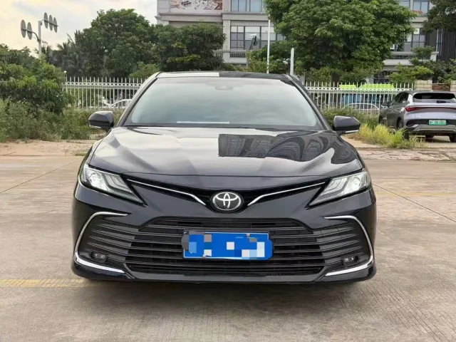 Toyota Camry — Фото автомобиля 2