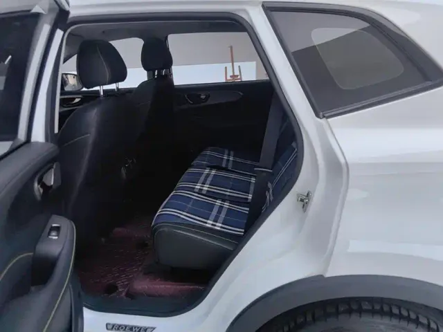 Roewe RX5 — Фото автомобиля 11