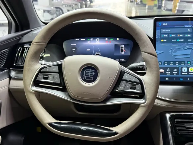 BYD Tang — Фото автомобиля 14