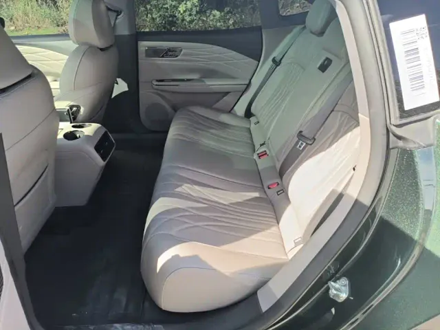 Geely Galaxy Xingyao 8 — Фото автомобиля 16