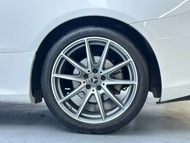 Mercedes-Benz E-Class — Фото автомобиля 16