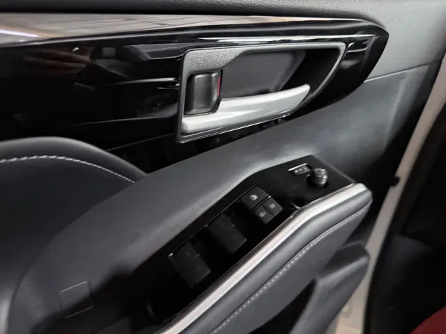 Toyota Highlander — Фото автомобиля 9