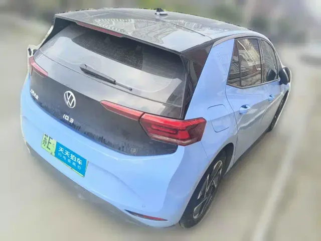 Volkswagen ID.3 — Фото автомобиля 2
